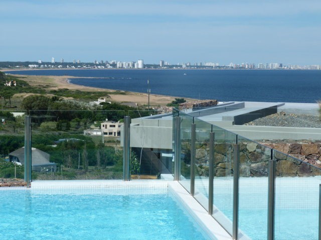 Venta de edificio Altamar de reciente construcción con una de las mejores vistas de Punta del Este
